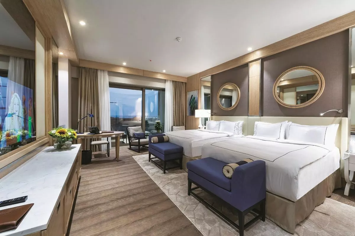 هتل رگنوم کاریا بلک آنتالیا